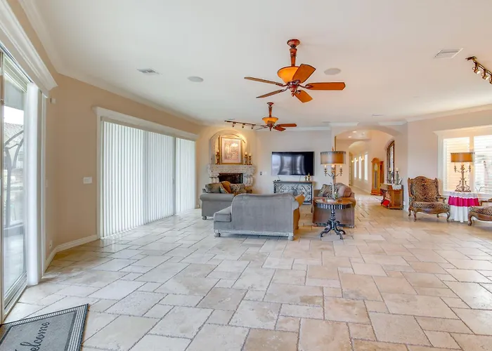 Spacious Luxe W/ Access In Mohave! Holiday home Fort Mohave
