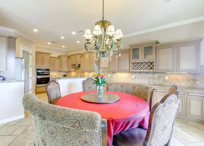 Spacious Luxe W/ Access In Mohave!