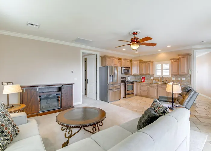 Spacious Luxe W/ Access In Mohave! Holiday home Fort Mohave