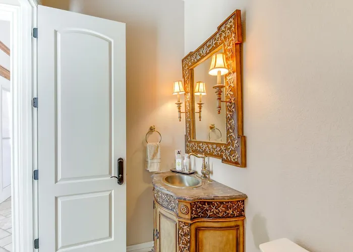 Spacious Luxe W/ Access In Mohave! Holiday home