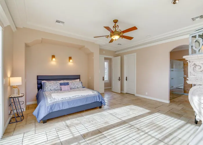 Spacious Luxe W/ Access In Mohave! Holiday home